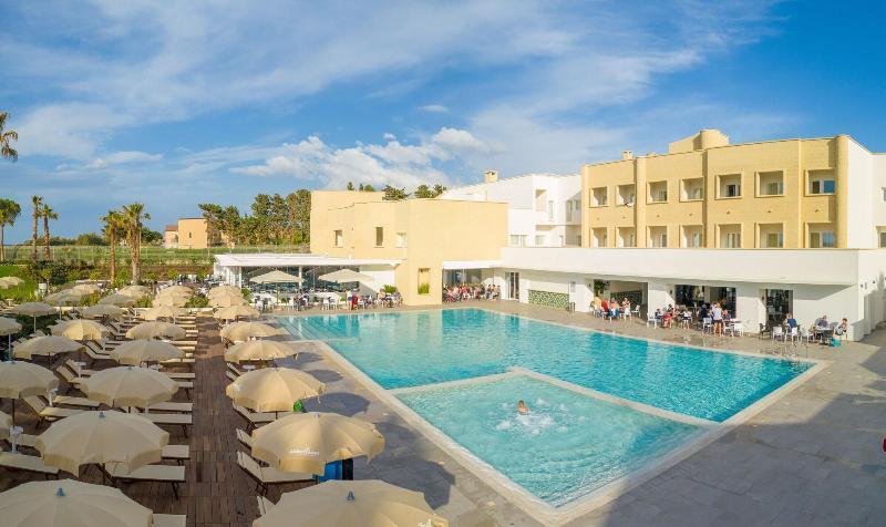 Mangia'S Himera Resort カンポフェリーチェ・ディ・ロッチェッラ エクステリア 写真