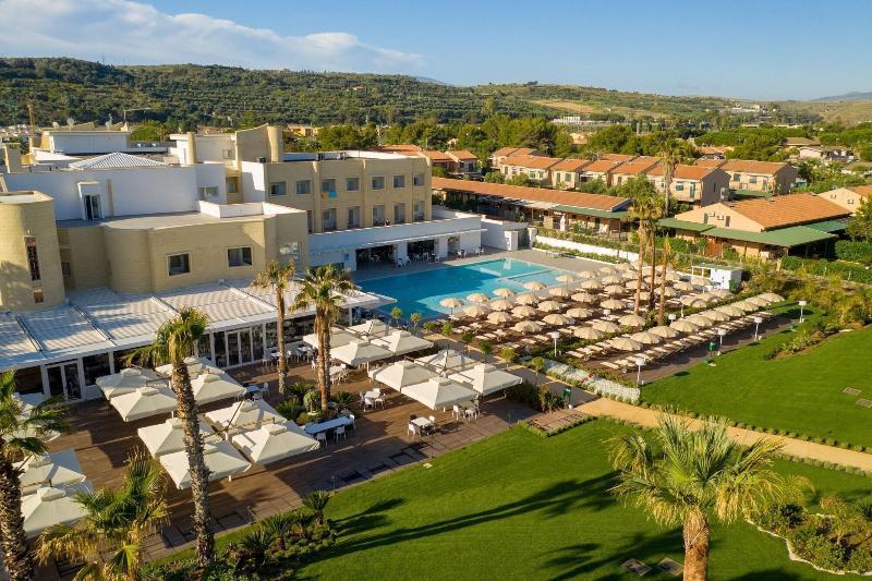 Mangia'S Himera Resort カンポフェリーチェ・ディ・ロッチェッラ エクステリア 写真