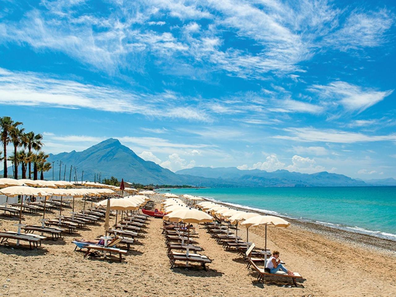 Mangia'S Himera Resort カンポフェリーチェ・ディ・ロッチェッラ エクステリア 写真